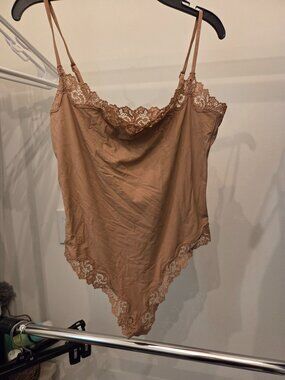 Skims Fits Everybody Lace Cami Bodysuit